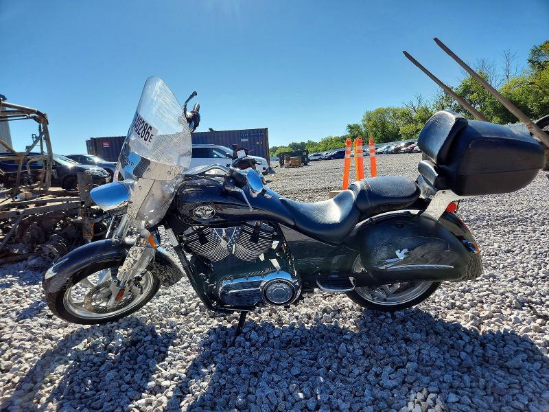 2009 Victory motorcycles Kingpin VIN 5VPCD26D393004449 COPART salvage auction — SIDE, Wi - Junked Vehicle Bill Of Sale, sold $525 on 2026-07-13 (photo 3)