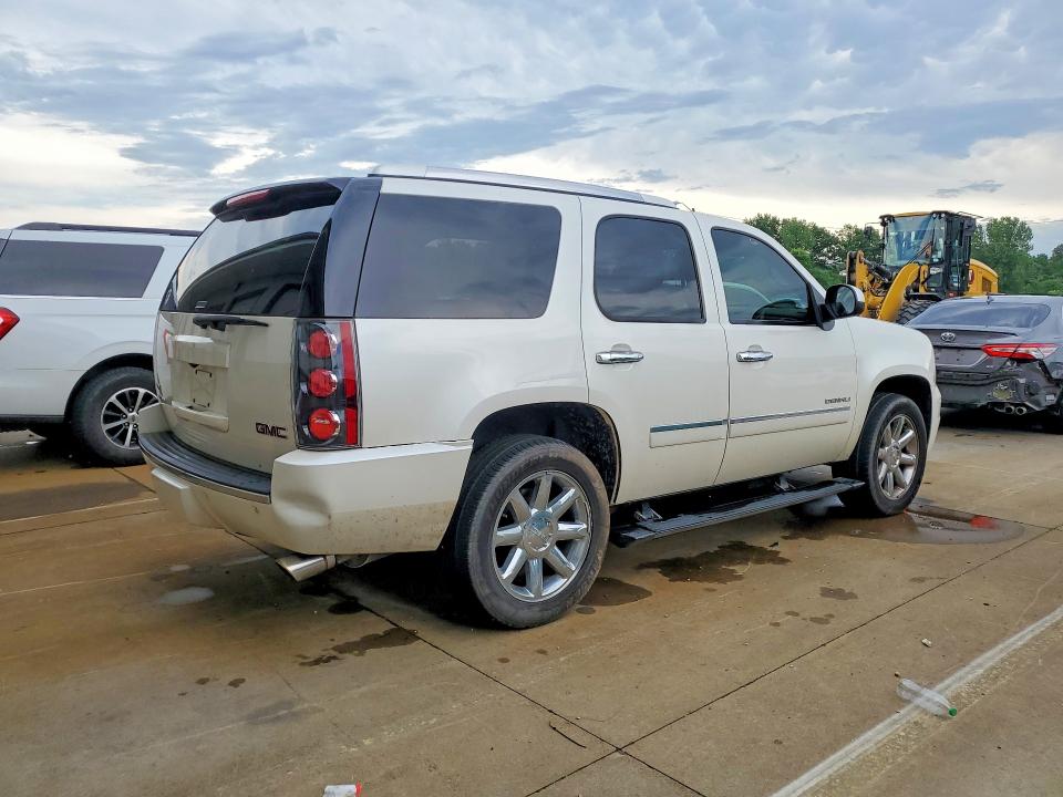 2011 Gmc Yukon VIN 1GKS2EEF1BR187099 COPART salvage auction — REAR END, Ky - Certificate Of Title, sold $1,100 on 2026-07-02 (photo 3)
