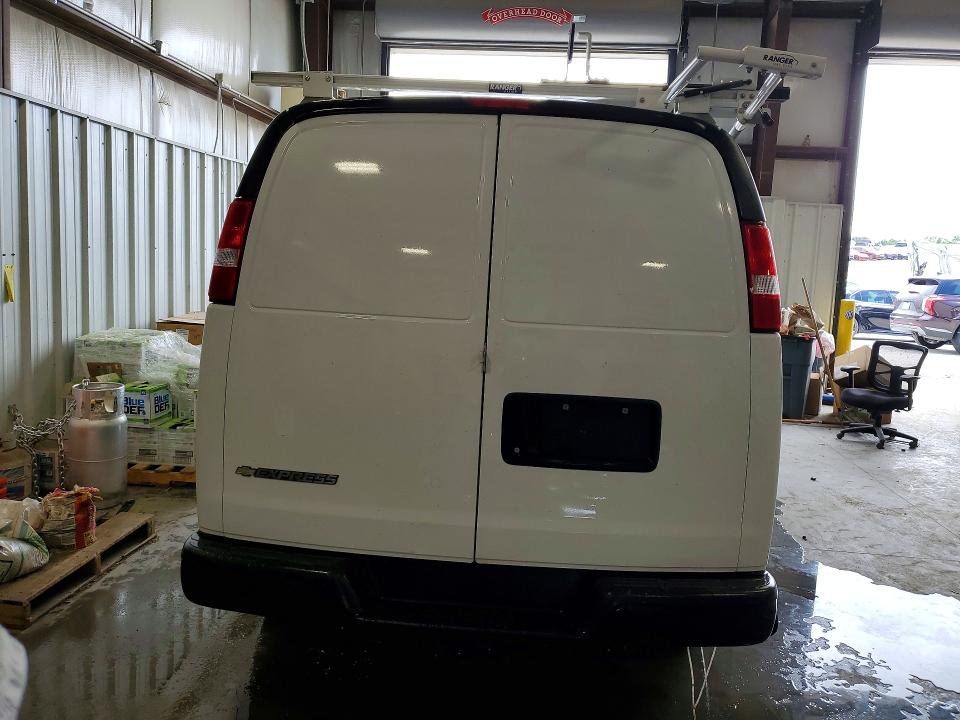 2023 Chevrolet Express 2500 VIN 1GCWGAFP9P1232732 COPART salvage auction — NORMAL WEAR, IL - CERTIFICATE OF TITLE, sold $4,600 on 2026-07-09 (photo 6)