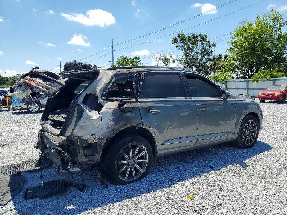 2017 Audi Q7 VIN WA1LAAF72HD017739 COPART salvage auction — BURN, Fl - Cert Of Title Slvg Rebuildable, sold $4,900 on 2026-07-10 (photo 3)