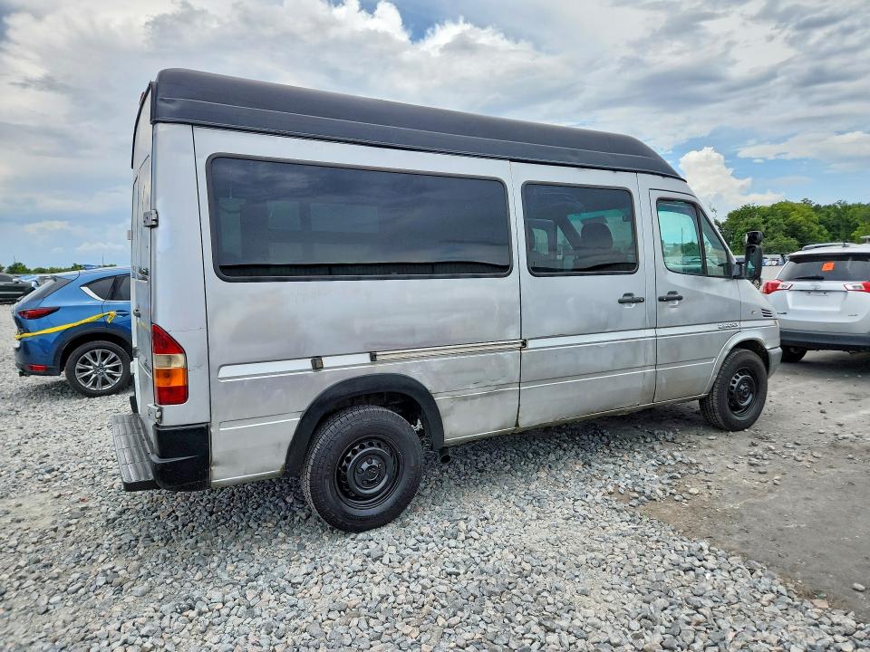 2006 Dodge Sprinter VIN WD8PD644865964848 COPART salvage auction — MINOR DENT/SCRATCHES, Ny - Certificate Of Title, sold $675 on 2026-07-08 (photo 3)