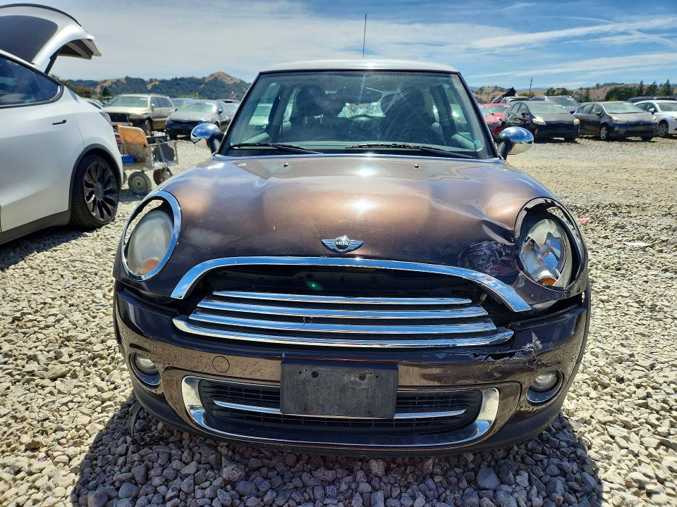 2011 Mini Cooper VIN WMWSU3C51BT091946 COPART salvage auction — FRONT END, CA - SALVAGE CERTIFICATE, sold $525 on 2026-07-28 (photo 5)