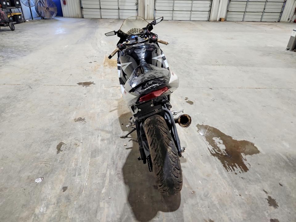 2005 Suzuki VIN JS1GN7CA152107884 COPART salvage auction — ALL OVER, Ok - Certificate Of Title, sold $750 on 2026-07-24 (photo 4)