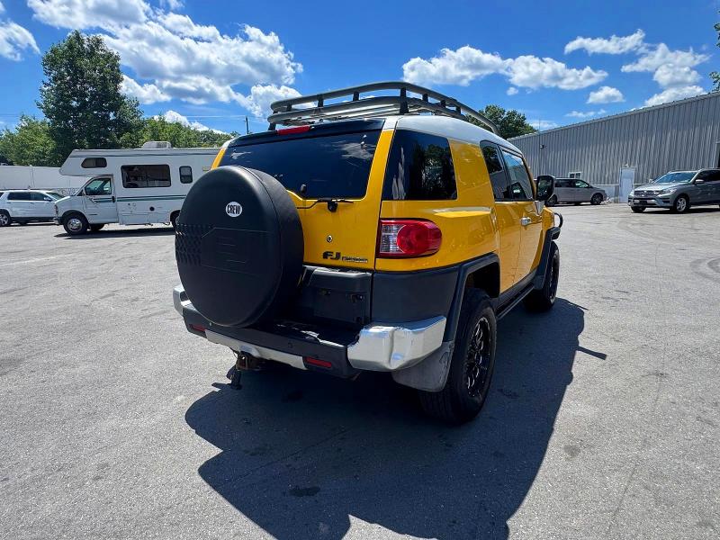 2007 Toyota Fj cruiser VIN JTEBU11F470029965 COPART salvage auction — MINOR DENT/SCRATCHES, Nj - Certificate Of Title, sold $5,500 on 2026-07-14 (photo 3)
