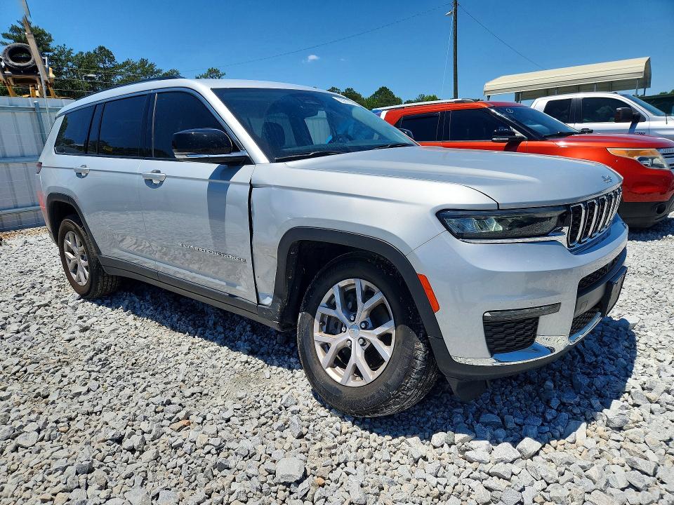 2022 Jeep Cherokee VIN 1C4RJKBG5N8514493 COPART salvage auction — SIDE, Salvage Title, sold $7,000 on 2026-07-28 (photo 4)