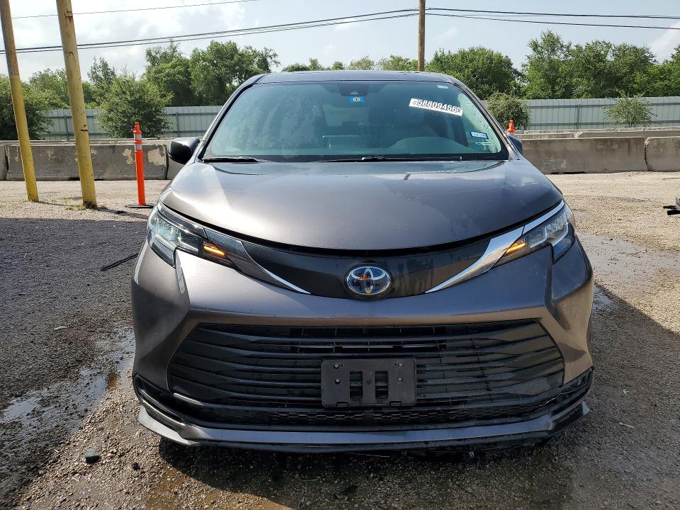 2023 Toyota Sienna VIN 5TDBRKEC1PS160361 COPART salvage auction — MINOR DENT/SCRATCHES, TX - CERTIFICATE OF TITLE, sold $21,750 on 2026-07-21 (photo 5)