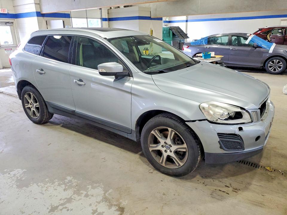 2013 Volvo VIN YV4902DZ4D2440242 COPART salvage auction — FRONT END, Va - Certificate Of Title, sold $2,100 on 2026-07-17 (photo 4)