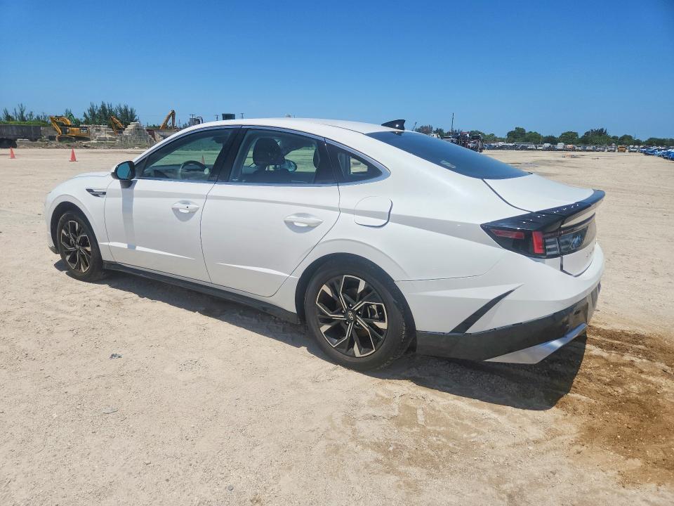 2025 Hyundai Sonata VIN KMHL64JA4SA499095 COPART salvage auction — SIDE, TX - NONREPAIRABLE TITLE, sold $8,100 on 2026-07-27 (photo 2)