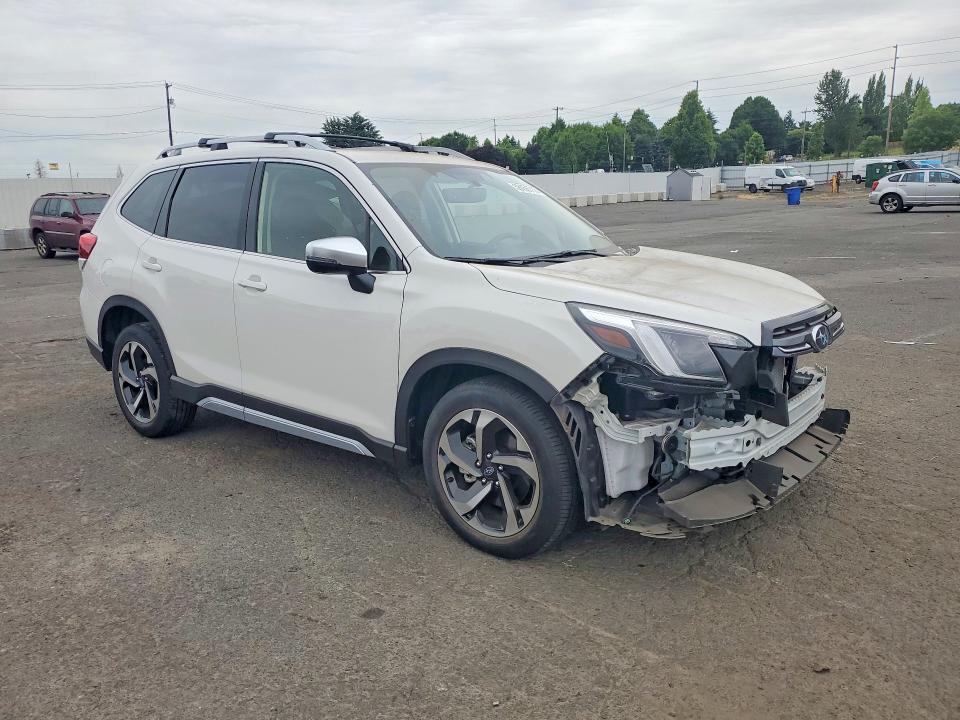 2023 Subaru Forester VIN JF2SKARC4PH424915 COPART salvage auction — SIDE, Or - Salvage Title Certificate, sold $425 on 2026-07-29 (photo 4)