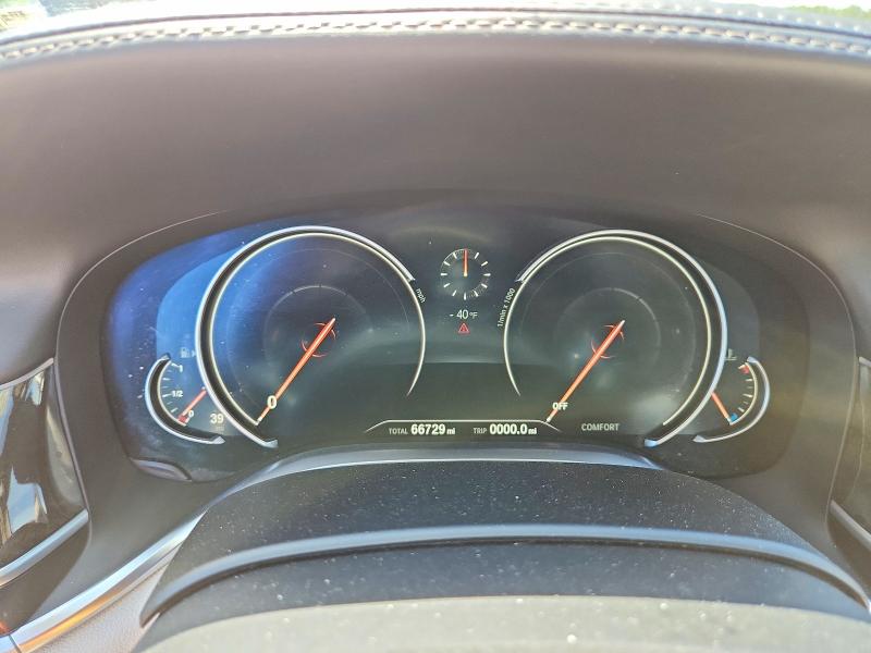 2016 BMW 7er VIN WBA7F2C53GG420172 COPART salvage auction — FRONT END, Ny - Certificate Of Title, sold $6,200 on 2026-08-08 (photo 9)