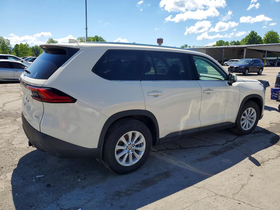 2024 Toyota Highlander VIN 5TDAAAB51RS033809 COPART salvage auction — WATER/FLOOD, NH - CERT OF TITLE-SALVAGE, sold $20,200 on 2026-07-22 (photo 3)