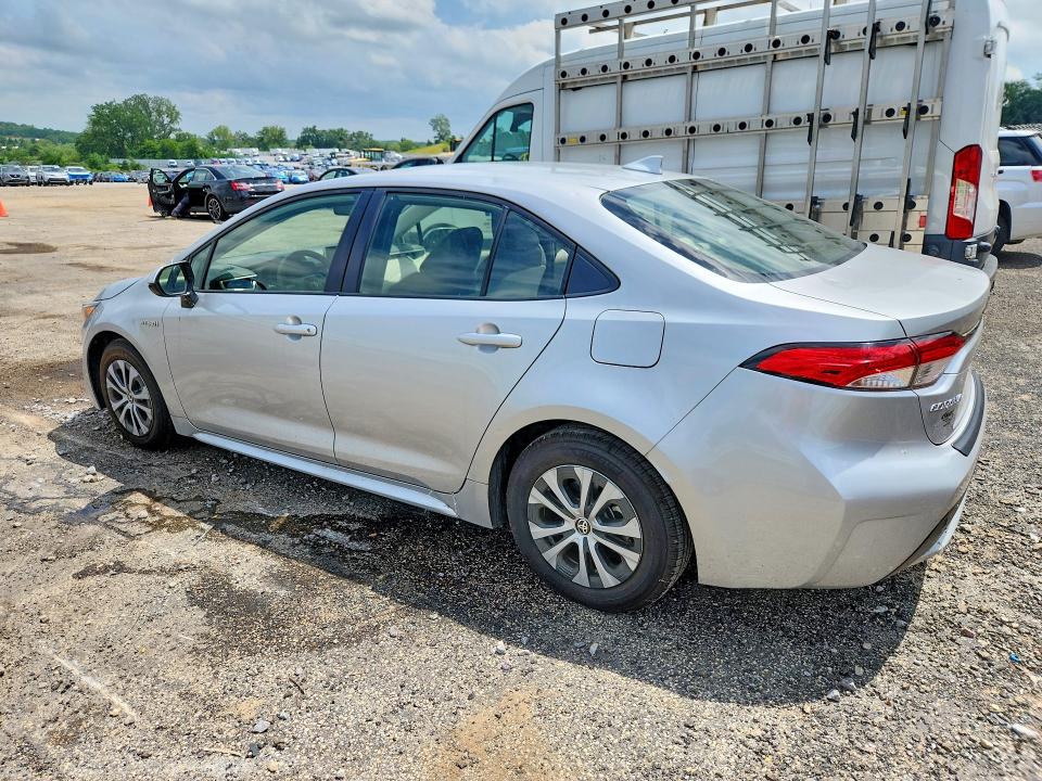 2021 Toyota Corolla VIN JTDEAMDE2MJ013395 COPART salvage auction — HAIL, Wi - Cert Of Title-Claim Paid, sold $12,400 on 2026-07-14 (photo 2)