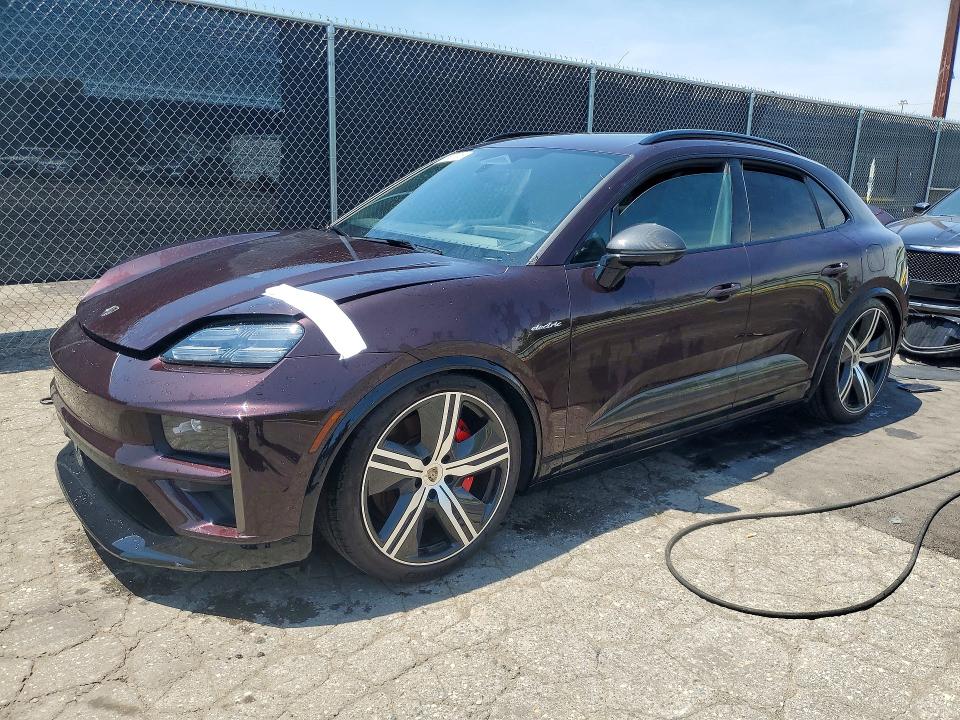 2024 Porsche Macan VIN WP1AC2XA2RL200309 COPART salvage auction — MINOR DENT/SCRATCHES, MI - CERTIFICATE OF TITLE, sold $42,250 on 2026-07-07 (photo 1)