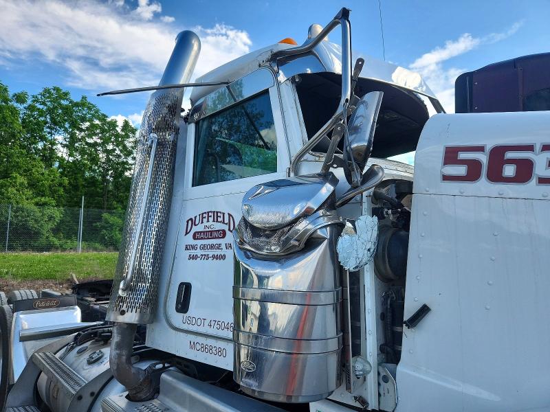 2019 Peterbilt 389 VIN 1XPXD49X1KD631392 COPART salvage auction — ROLLOVER, PA - CERTIFICATE OF SALVAGE, sold $16,500 on 2026-08-20 (photo 9)
