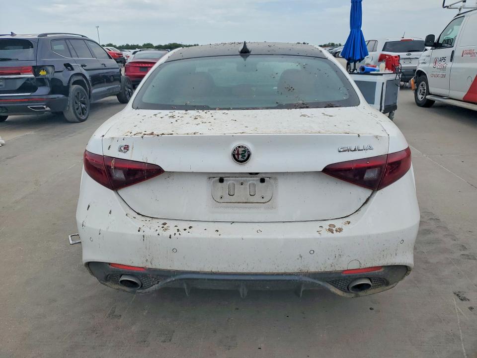 2017 Alfa romeo Giulia VIN ZARFAECN2H7552183 COPART salvage auction — WATER/FLOOD, Tx - Salvage Title-Flood Damage, sold $2,000 on 2026-07-23 (photo 6)