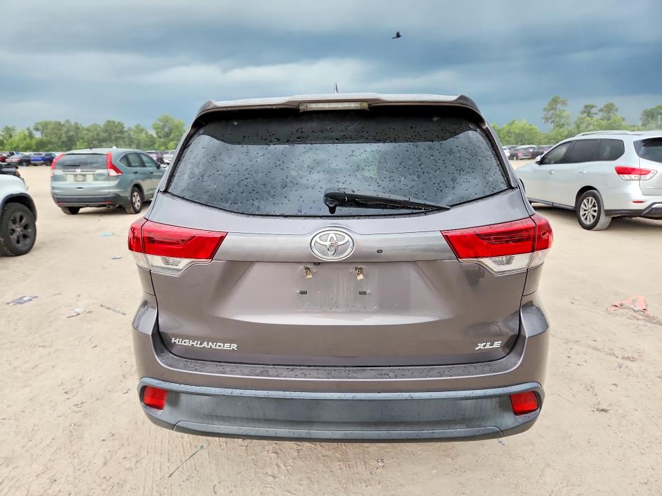 2019 Toyota VIN 5TDKZRFH2KS318315 COPART salvage auction — SIDE, Tx - Salvage Vehicle Title, sold $13,200 on 2026-07-07 (photo 6)