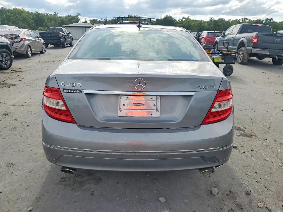 2010 Mercedes-benz C class VIN WDDGF8BB6AR092342 COPART salvage auction — UNDERCARRIAGE, FL - CERT OF TITLE SLVG REBUILDABLE, sold $350 on 2026-07-20 (photo 6)