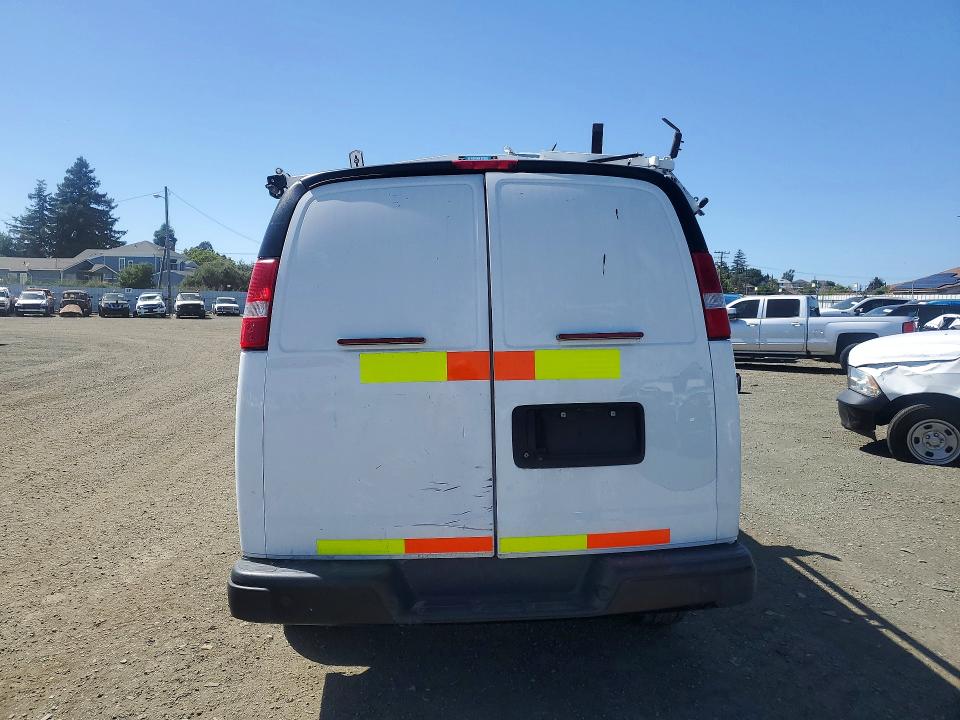 2019 Chevrolet Express 2500 VIN 1GCWGAFP9K1248860 COPART salvage auction — MINOR DENT/SCRATCHES, CA - DIS/DLR/EXP ONLY CLEAN TITLE, sold $10,200 on 2026-07-09 (photo 6)