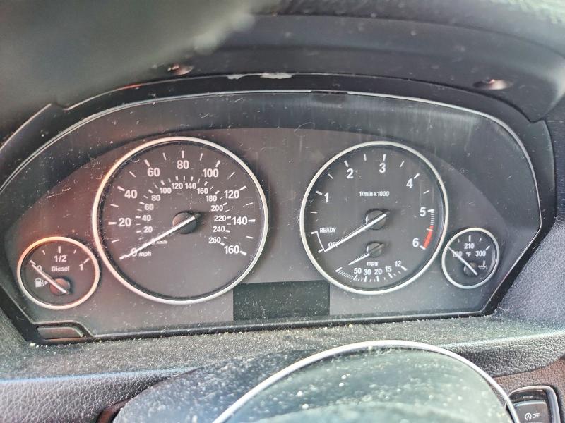 2014 BMW 3er VIN WBA3D5C57EKX96230 COPART salvage auction — NORMAL WEAR, IN - CERTIFICATE OF TITLE, sold $525 on 2026-07-30 (photo 9)