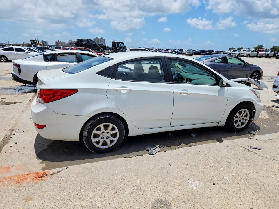 2013 Hyundai Accent VIN KMHCT4AE4DU305775 COPART salvage auction — VANDALISM, La - Cert Of Title-Salvage, sold $450 on 2026-07-08 (photo 3)