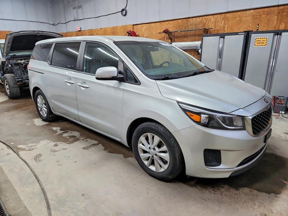 2017 Kia SEDONA VIN KNDMB5C14H6242411 COPART salvage auction — MECHANICAL, Mi - Non Public Clean Title, sold $625 on 2026-07-11 (photo 4)