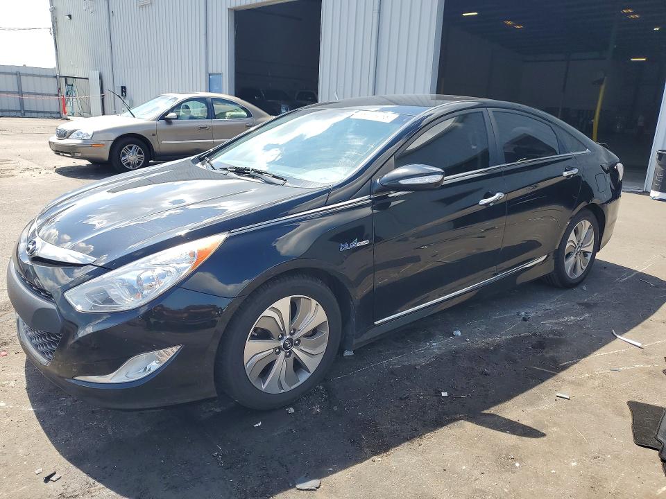 2013 Hyundai VIN KMHEC4A48DA098244 COPART salvage auction — REAR END, Fl - Cert Of Title Slvg Rebuildable, sold $825 on 2026-07-08 (photo 1)