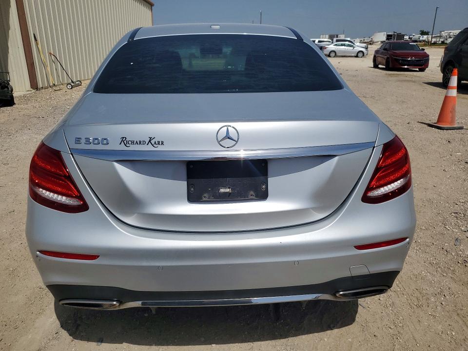 2018 Mercedes-benz E-klasse VIN WDDZF4JB2JA432488 COPART salvage auction — WATER/FLOOD, Tx - Salvage Title-Flood Damage, sold $4,000 on 2026-08-05 (photo 6)