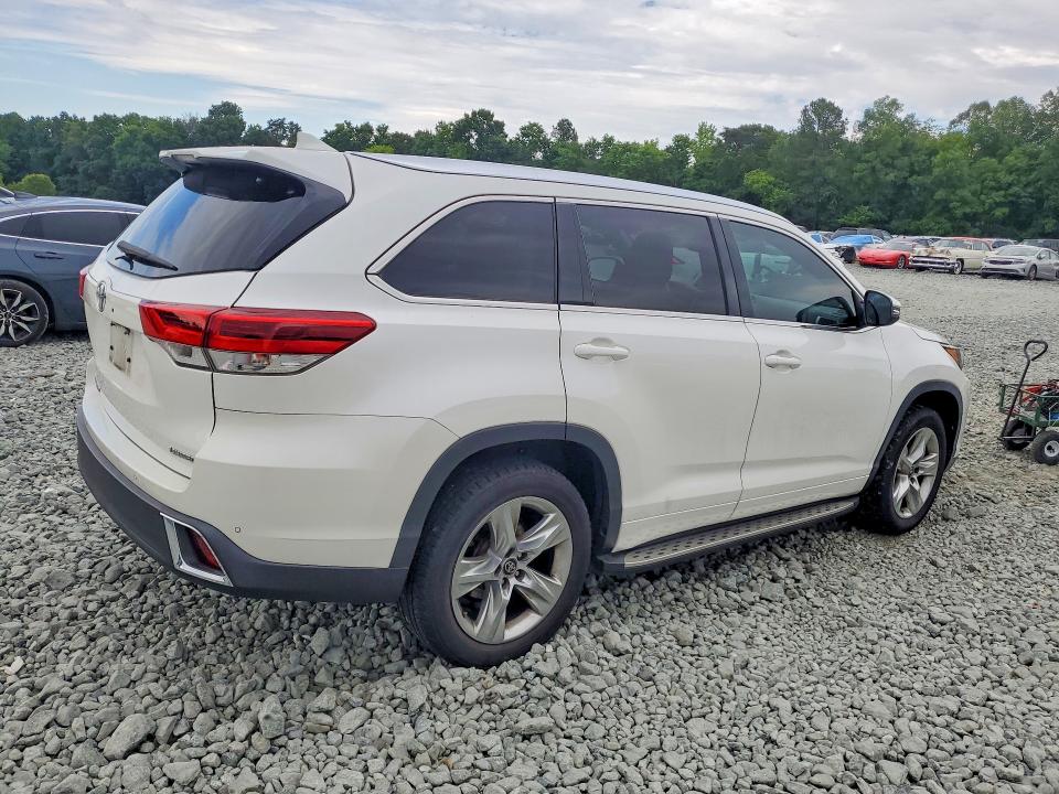2017 Toyota VIN 5TDYZRFH4HS218235 COPART salvage auction — UNDERCARRIAGE, Nc - Salvage Certificate Of Title, sold $8,400 on 2026-07-22 (photo 3)