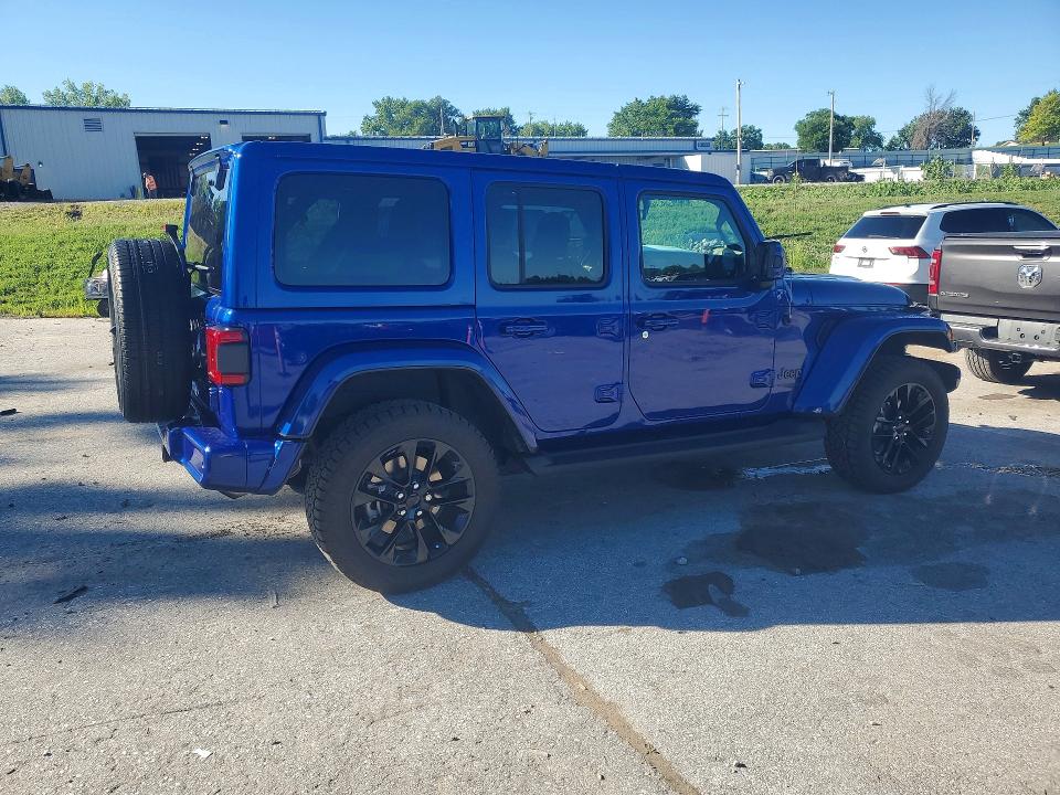2020 Jeep Wrangler unlimited VIN 1C4HJXEN2LW329538 COPART salvage auction — MINOR DENT/SCRATCHES, MO - CERTIFICATE OF TITLE, sold $23,000 on 2026-07-16 (photo 3)
