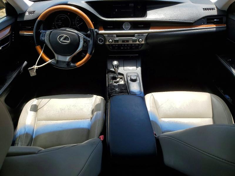 2013 Lexus VIN JTHBW1GG7D2038477 COPART salvage auction — MINOR DENT/SCRATCHES, Md - Certificate Of Title, sold $2,450 on 2026-07-09 (photo 8)