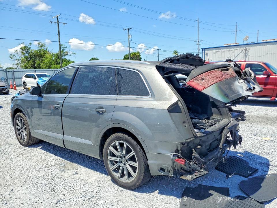 2017 Audi Q7 VIN WA1LAAF72HD017739 COPART salvage auction — BURN, Fl - Cert Of Title Slvg Rebuildable, sold $4,900 on 2026-07-10 (photo 2)