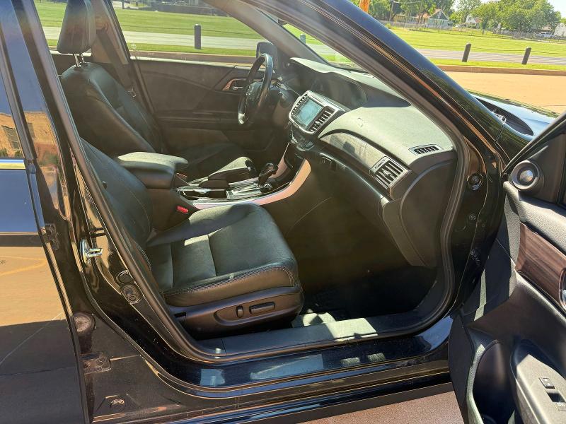 2016 Honda Accord VIN 1HGCR3F95GA030921 COPART salvage auction — MINOR DENT/SCRATCHES, Ok - Cert Of Title-Repossession (P), sold $4,650 on 2026-07-02 (photo 5)
