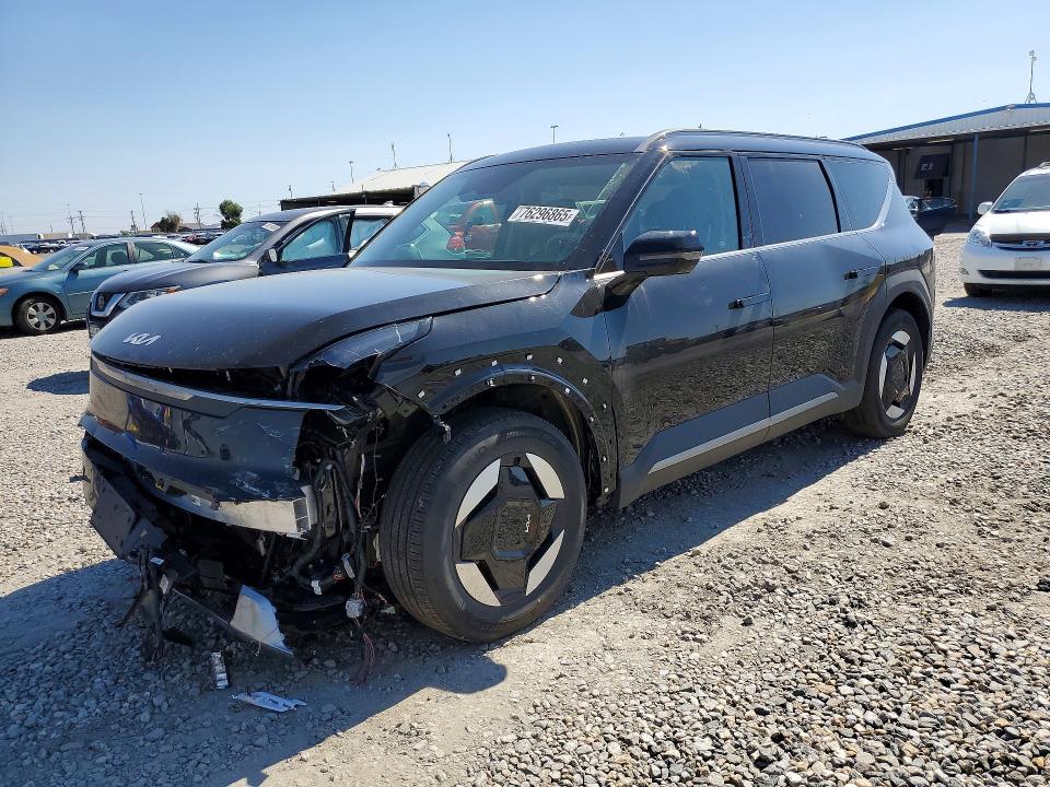 2024 Kia Ev9 VIN KNDAFFS53R6044678 — COPART salvage auction photo
