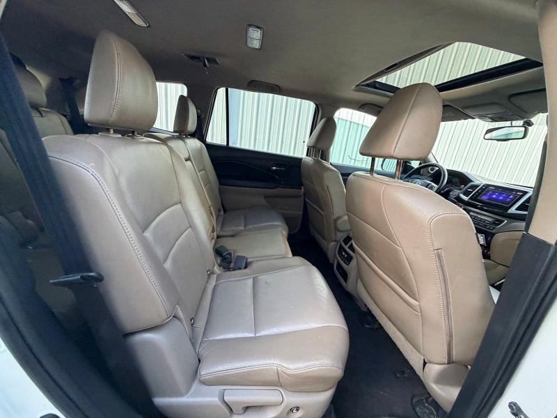 2016 Honda Pilot VIN 5FNYF5H50GB012224 COPART salvage auction — MINOR DENT/SCRATCHES, Tx - Certificate Of Title (P), sold $5,500 on 2026-07-09 (photo 6)