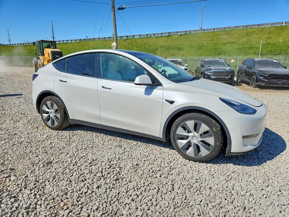 2021 Tesla Model y VIN 5YJYGDEE1MF247951 COPART salvage auction — HAIL, Oh - Cert Of Title-Salvage, sold $13,600 on 2026-07-08 (photo 4)
