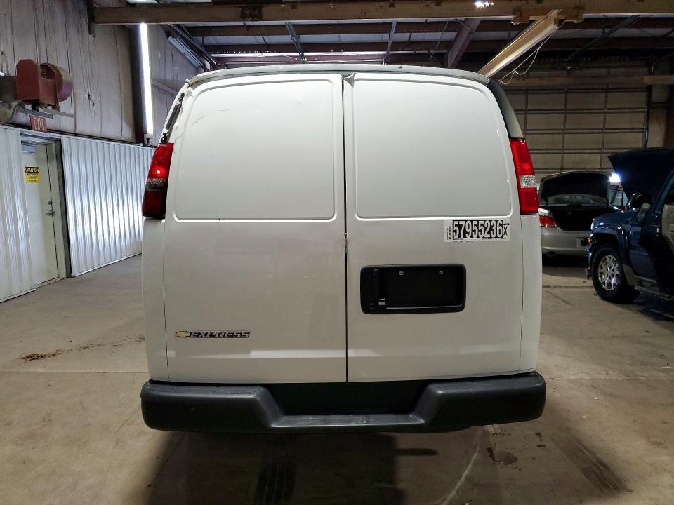 2023 Chevrolet Express 2500 VIN 1GCWGAFP2P1232832 COPART salvage auction — ROOF, IL - CERTIFICATE OF TITLE, sold $2,700 on 2026-07-09 (photo 6)