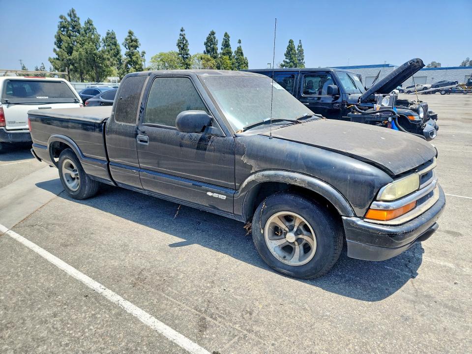 2003 Chevrolet S truck VIN 1GCCS19X338126811 COPART salvage auction — MINOR DENT/SCRATCHES, Ca - Dis/Dlr/Exp Only Clean Title, sold $525 on 2026-07-02 (photo 4)