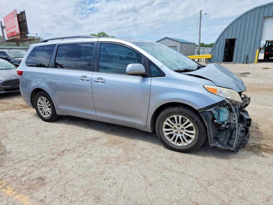 2015 Toyota Sienna VIN 5TDYK3DC3FS661580 COPART salvage auction — FRONT END, Ks - Cert Of Title-Salvage, sold $2,950 on 2026-07-20 (photo 4)