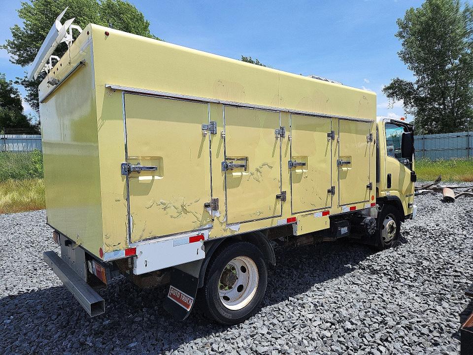2016 Isuzu Npr VIN 54DC4W1B4GS814117 COPART salvage auction — MINOR DENT/SCRATCHES, MI - DEALER ONLY CLEAN TITLE (P), sold $3,450 on 2026-07-08 (photo 3)