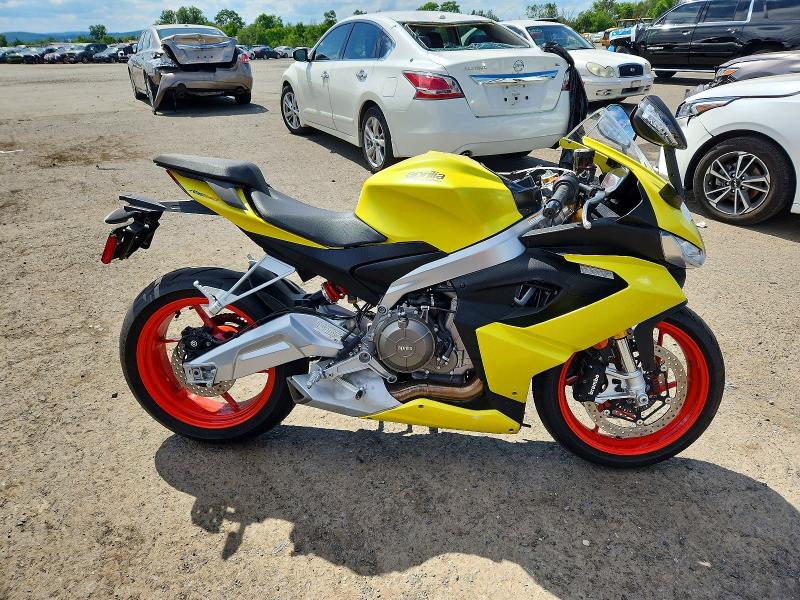 2022 Aprilia VIN ZD4KSUG09NS000112 COPART salvage auction — FRONT END, Pa - Certificate Of Salvage, sold $4,150 on 2026-07-07 (photo 1)