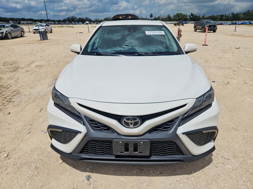2022 Toyota Camry VIN 4T1T11AKXNU658193 COPART salvage auction — WATER/FLOOD, TX - SALVAGE TITLE-FLOOD DAMAGE, sold $9,500 on 2026-07-02 (photo 5)
