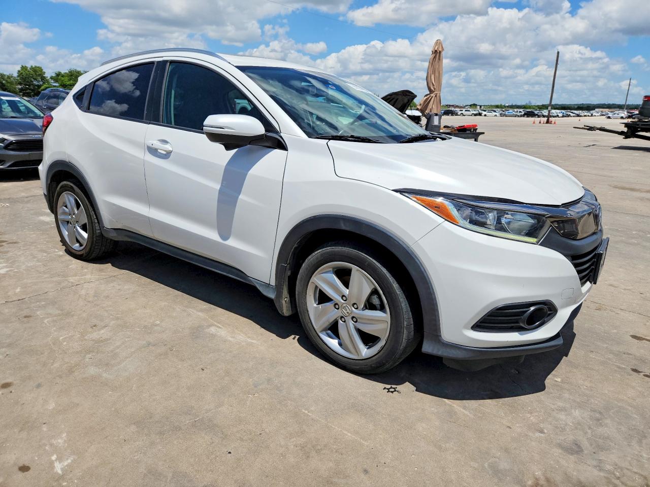 2019 Honda HR-V VIN 3CZRU6H72KM704825 COPART salvage auction — Undercarriage, TX - CERT OF TITLE-REBUILT SALVAGE, sold $1,850 on 2026-07-02 (photo 4)