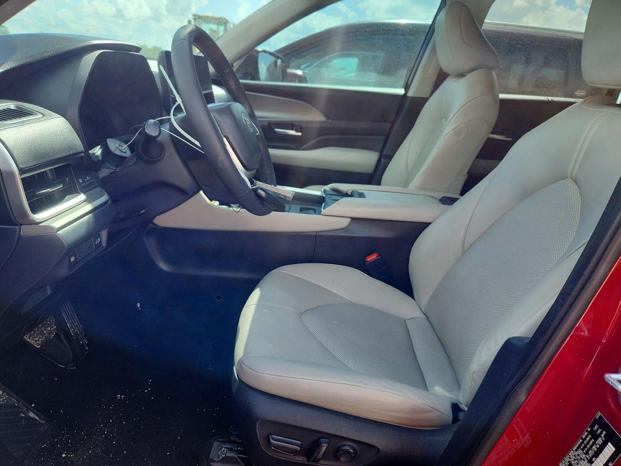 2024 Toyota Highlander VIN 5TDAAAA52RS010850 COPART salvage auction — Minor Dent/Scratches, TX - CERTIFICATE OF TITLE, sold $29,750 on 2026-07-08 (photo 7)