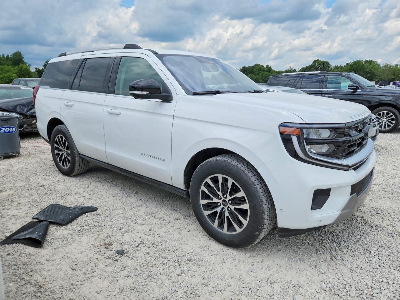 2025 Ford Expedition VIN 1FMJU1M82SEA60510 COPART salvage auction — Hail, MO - SALVAGE CERTIFICATE OF TITLE, sold $42,750 on 2026-06-29 (photo 4)