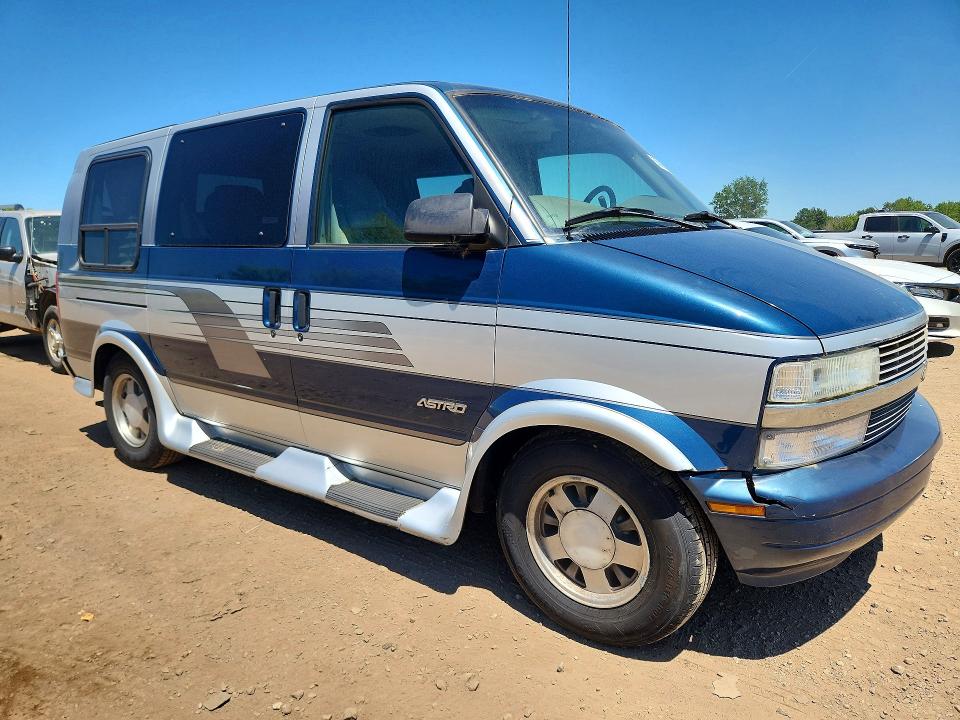 2002 Chevrolet Astro VIN 1GBDM19X12B156104 COPART salvage auction — HAIL, Oh - Cert Of Title-Salvage, sold $375 on 2026-07-09 (photo 4)