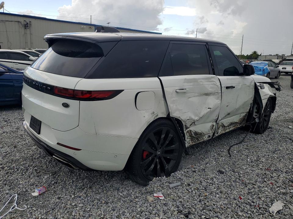 2023 Land rover VIN SAL1L9FU5PA109206 COPART salvage auction — SIDE, Fl - Cert Of Title Slvg Rebuildable, sold $29,500 on 2026-07-24 (photo 3)