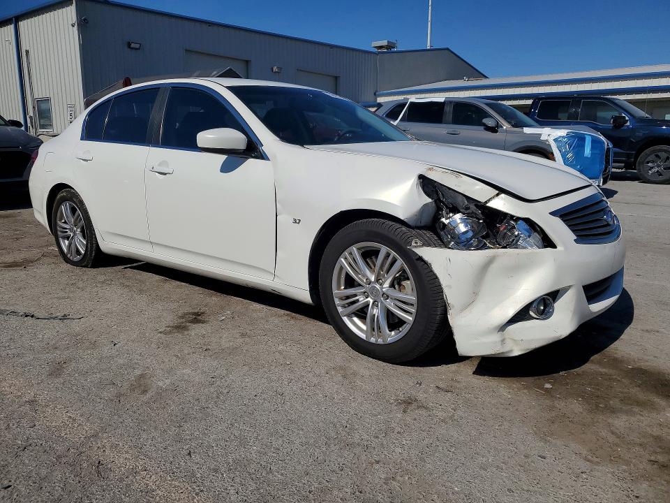 2015 Infiniti VIN JN1CV6AP3FM501854 COPART salvage auction — FRONT END, Nv - Salvage Title, sold $150 on 2026-07-21 (photo 4)