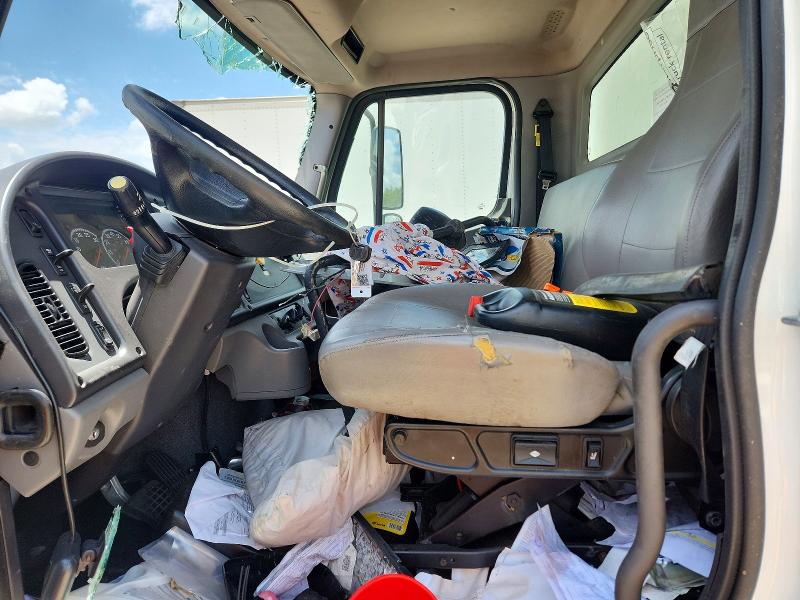 2022 Frht - freightliner VIN 3ALACWFCXNDNF6007 COPART salvage auction — ROLLOVER, TX - SALVAGE VEHICLE TITLE, sold $7,700 on 2026-08-19 (photo 7)