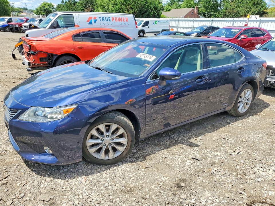 2013 Lexus VIN JTHBW1GG7D2038477 COPART salvage auction — MINOR DENT/SCRATCHES, Md - Certificate Of Title, sold $2,450 on 2026-07-09 (photo 1)