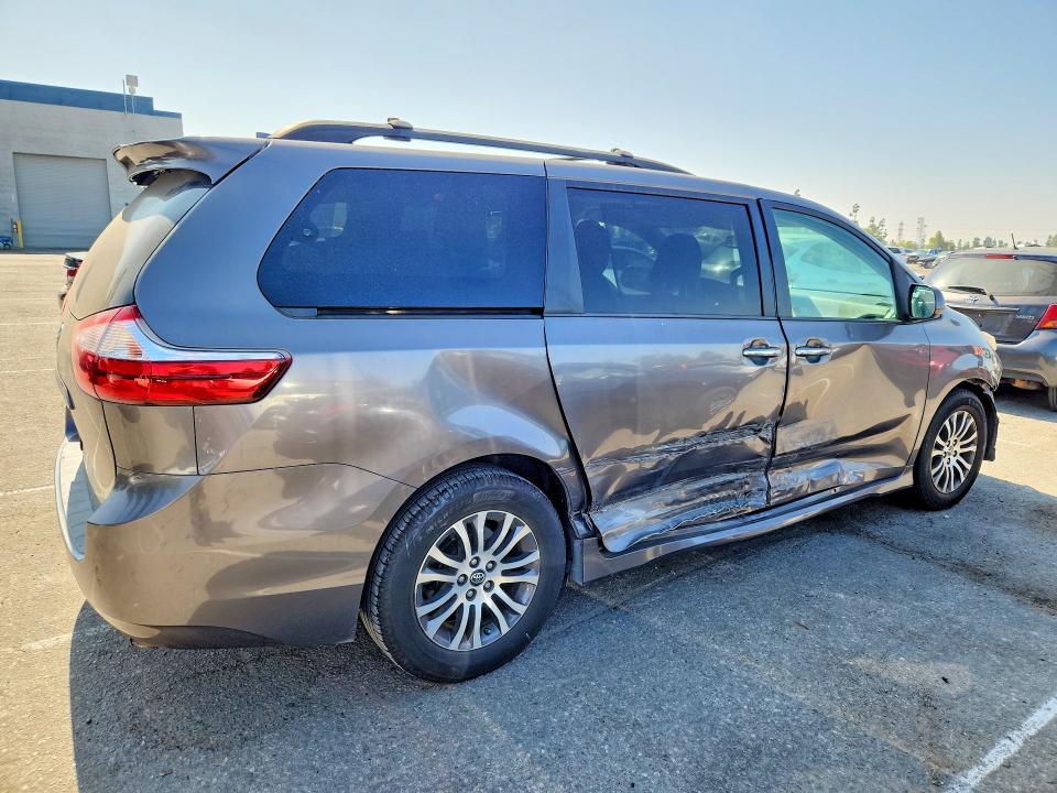 2018 Toyota Sienna VIN 5TDYZ3DC1JS928218 COPART salvage auction — FRONT END, Ca - Salvage Certificate, sold $3,050 on 2026-07-30 (photo 3)